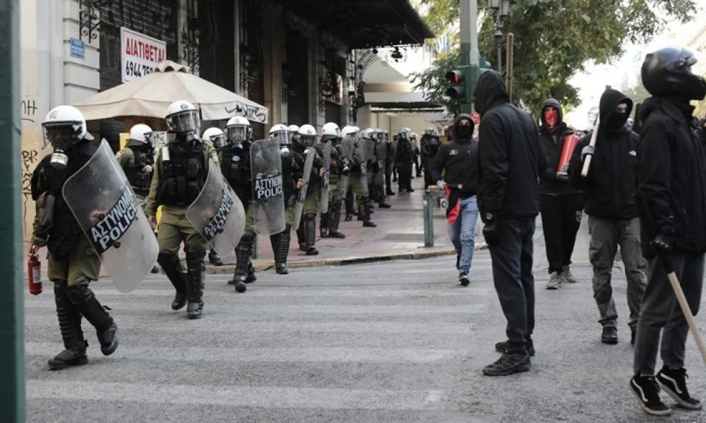 Αθήνα: Πορεία αναρχικών στο κέντρο της πόλης!